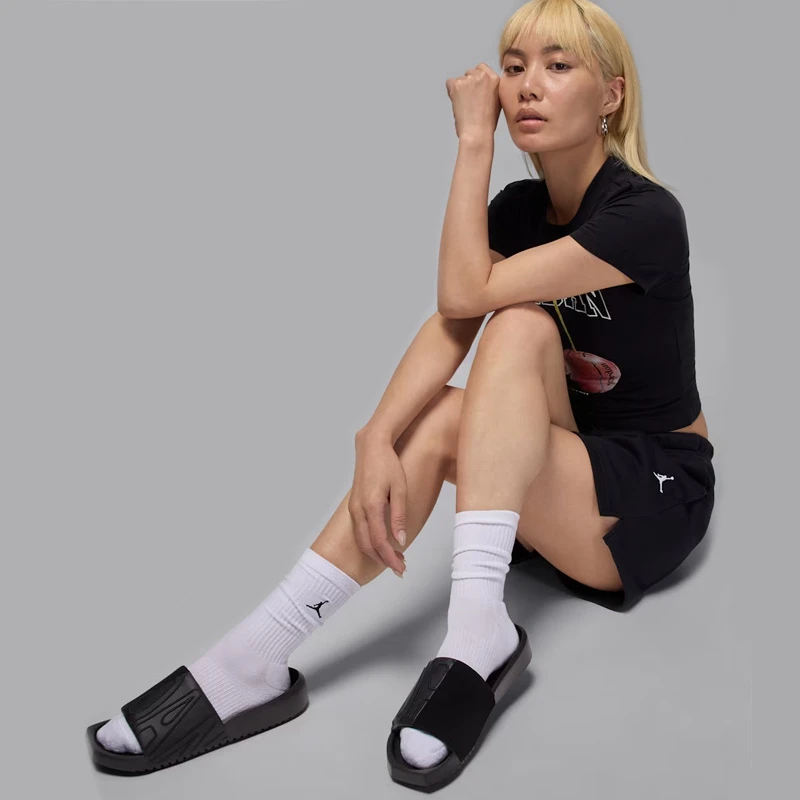 Дамски Чехли Nike WMNS JORDAN NOLA SLIDE - CZ8027-001 Дамски Чехли Nike WMNS JORDAN NOLA SLIDE - CZ8027-001