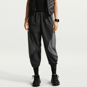 Дамски Екип Nike W NK SWIFT UV RPL JKT NV - IM9480-010