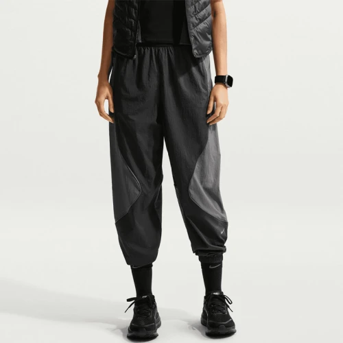 Дамски Екип Nike W NK SWIFT UV RPL JKT NV - IM9480-010