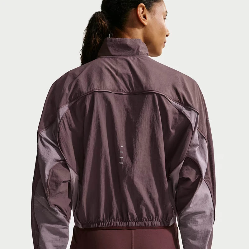 Дамски Екип Nike W NK SWIFT UV RPL JKT NV - IM9480-502 Дамски Екип Nike W NK SWIFT UV RPL JKT NV - IM9480-502