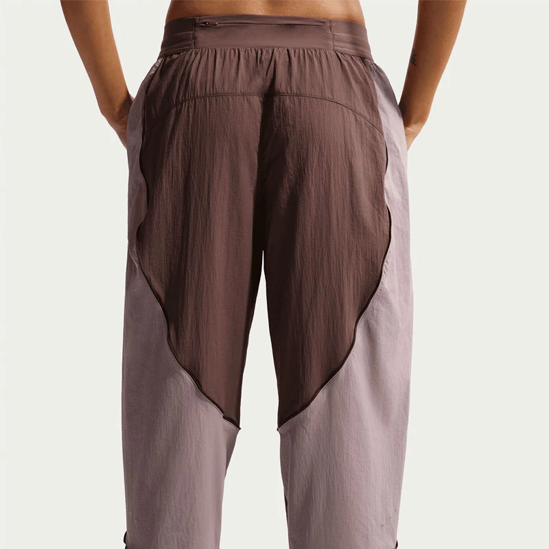 Дамски Екип Nike W NK SWIFT UV RPL JKT NV - IM9480-502 Дамски Екип Nike W NK SWIFT UV RPL JKT NV - IM9480-502