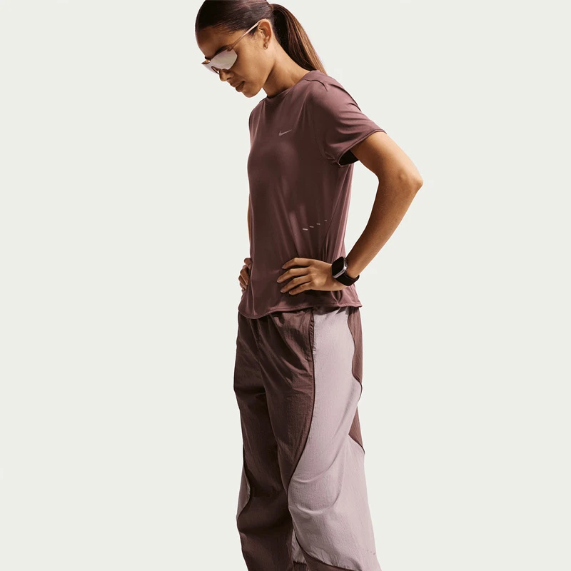 Дамски Екип Nike W NK SWIFT UV RPL JKT NV - IM9480-502 Дамски Екип Nike W NK SWIFT UV RPL JKT NV - IM9480-502