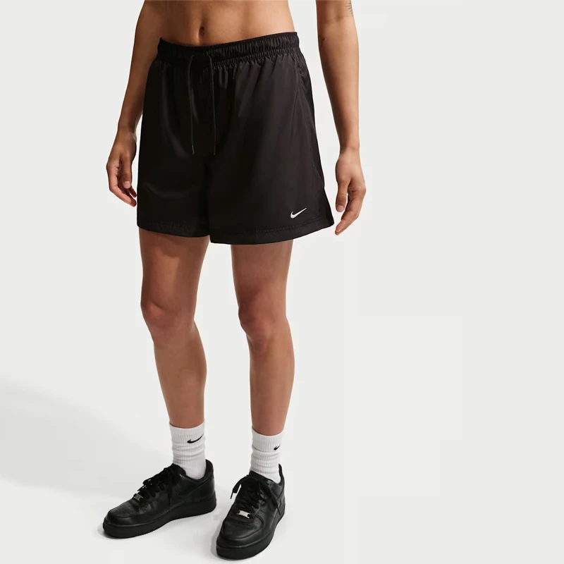 Дамски Къси Панталони Nike W NSW MR ESSNTL WVN SHORT - FV7557-010 Дамски Къси Панталони Nike W NSW MR ESSNTL WVN SHORT - FV7557-010
