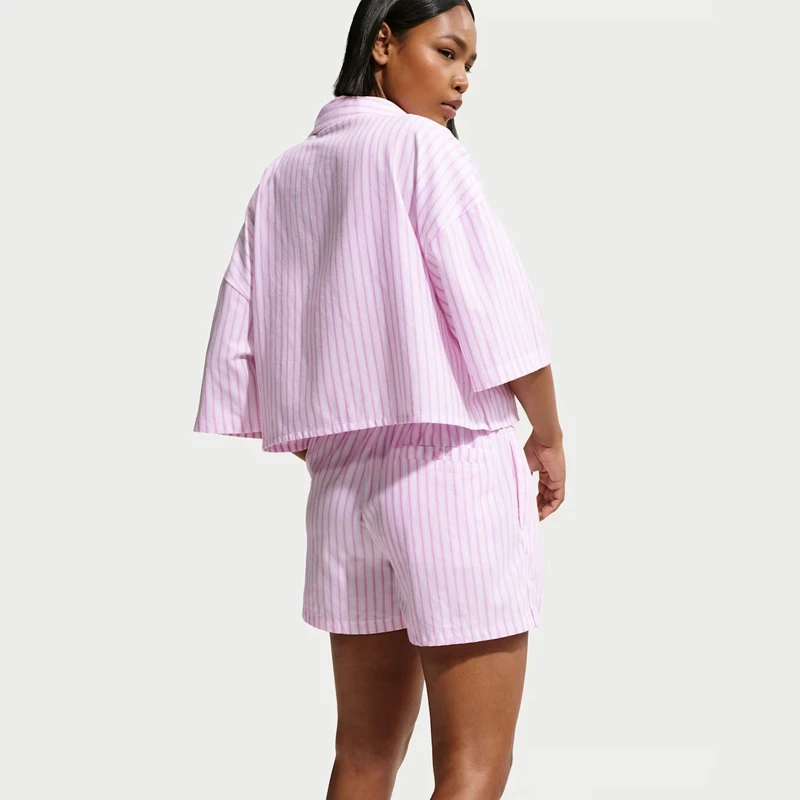 Дамски Къси Панталони Nike W NSW OFFLN WVN PPLN STRP SHRT - II4230-503 Дамски Къси Панталони Nike W NSW OFFLN WVN PPLN STRP SHRT - II4230-503