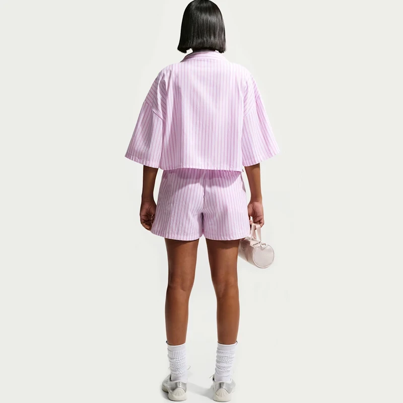 Дамски Къси Панталони Nike W NSW OFFLN WVN PPLN STRP SHRT - II4230-503 Дамски Къси Панталони Nike W NSW OFFLN WVN PPLN STRP SHRT - II4230-503