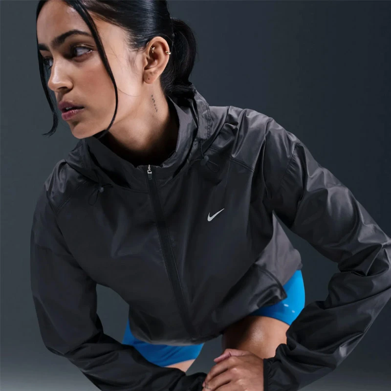 Дамско Яке Nike W NK TEMPO REPEL JKT - HV5769-010 Дамско Яке Nike W NK TEMPO REPEL JKT - HV5769-010