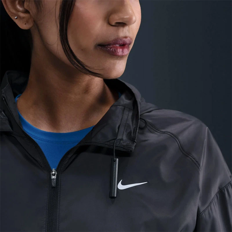 Дамско Яке Nike W NK TEMPO REPEL JKT - HV5769-010 Дамско Яке Nike W NK TEMPO REPEL JKT - HV5769-010