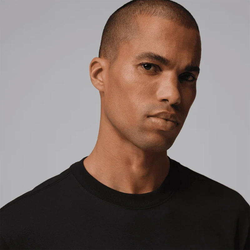 Мъжка Тениска Nike M J DF SPT GFX SS CREW VB - IF0870-010 Мъжка Тениска Nike M J DF SPT GFX SS CREW VB - IF0870-010