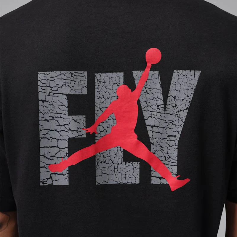 Мъжка Тениска Nike M J ELE GFX SS CREW - IF3064-010 Мъжка Тениска Nike M J ELE GFX SS CREW - IF3064-010