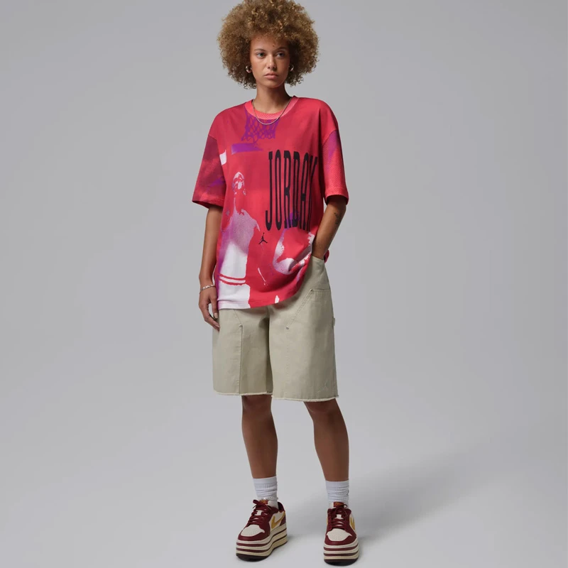 Дамска Тениска Nike W J FLT SS OS GFX TEE AOP - IF0788-635 Дамска Тениска Nike W J FLT SS OS GFX TEE AOP - IF0788-635