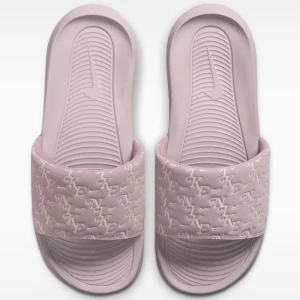Дамски Чехли Nike W VICTORI ONE SLIDE PRINT - HQ7022-602