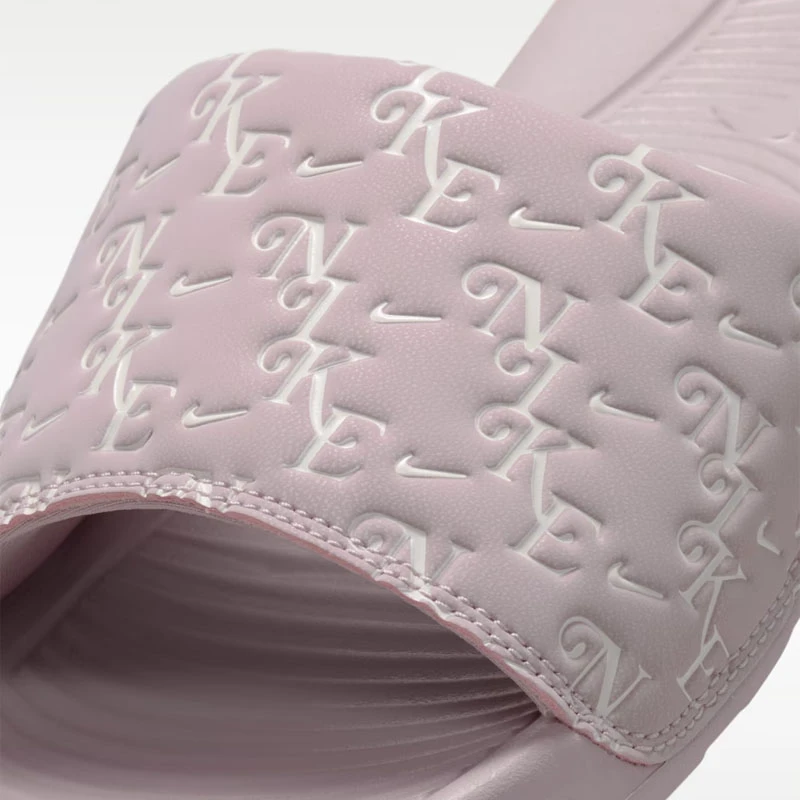 Дамски Чехли Nike W VICTORI ONE SLIDE PRINT - HQ7022-602 Дамски Чехли Nike W VICTORI ONE SLIDE PRINT - HQ7022-602