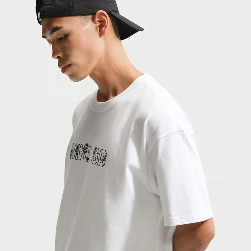 Мъжка Тениска Nike U NK SB TEE LSE VARSITY - IH1472-100 Мъжка Тениска Nike U NK SB TEE LSE VARSITY - IH1472-100