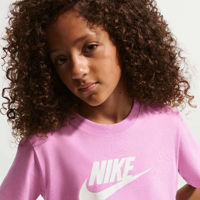 Детска Тениска Nike G NSW TEE CROP FUTURA HBR - FZ5548-503 Детска Тениска Nike G NSW TEE CROP FUTURA HBR - FZ5548-503