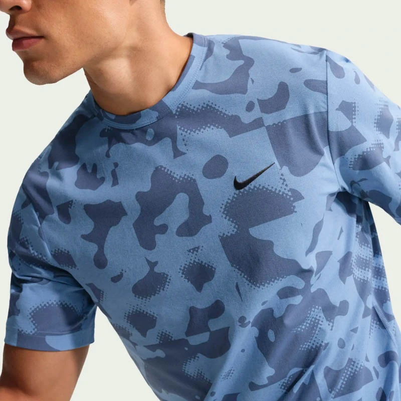 Мъжка Тениска Nike M NK DF HYVERSE AOP SS TOP - IF2185-486 Мъжка Тениска Nike M NK DF HYVERSE AOP SS TOP - IF2185-486