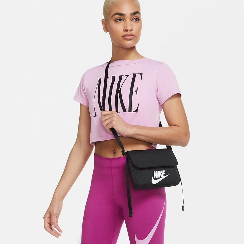 ЧАНТА NIKE FUTURA 365 CROSSBODY ЧАНТА NIKE FUTURA 365 CROSSBODY