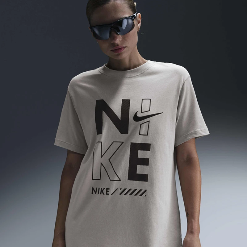 Дамска Тениска Nike W NSW TEE BF GLS Дамска Тениска Nike W NSW TEE BF GLS