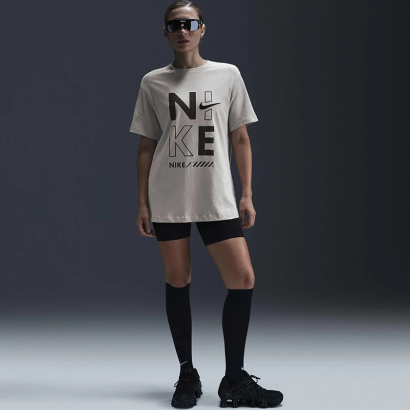 Дамска Тениска Nike W NSW TEE BF GLS Дамска Тениска Nike W NSW TEE BF GLS