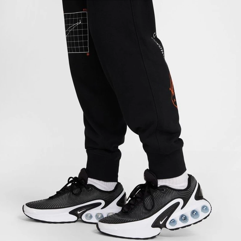 Мъжко Долнище Nike M NK CLUB FT JGGR MOON GFX Мъжко Долнище Nike M NK CLUB FT JGGR MOON GFX