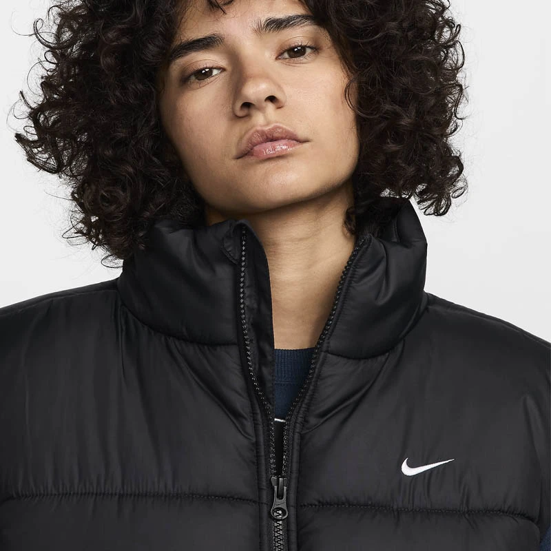 Дамски Елек Nike W NSW TF SYNFL NK CLSC VEST Дамски Елек Nike W NSW TF SYNFL NK CLSC VEST
