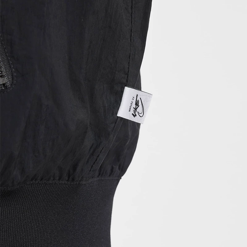 Мъжко Яке Nike M NSW BREAKING LND WR JKT Мъжко Яке Nike M NSW BREAKING LND WR JKT