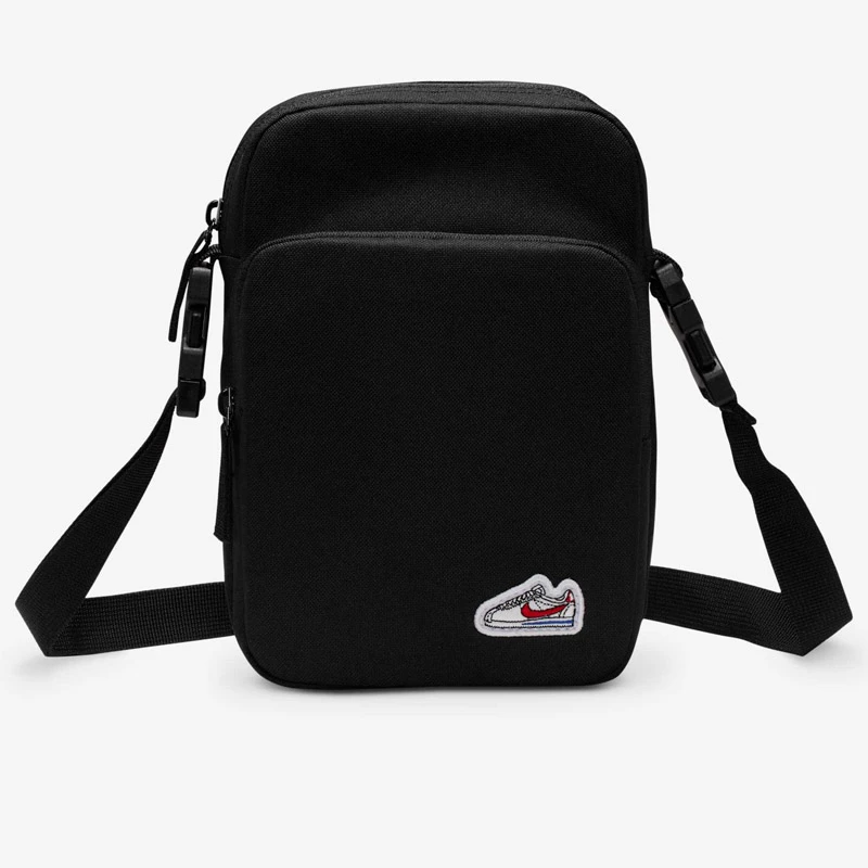 Чанта Nike NK HRTGE CRSSBY-CORTEZ PTCH - HM4415-010 Чанта Nike NK HRTGE CRSSBY-CORTEZ PTCH - HM4415-010