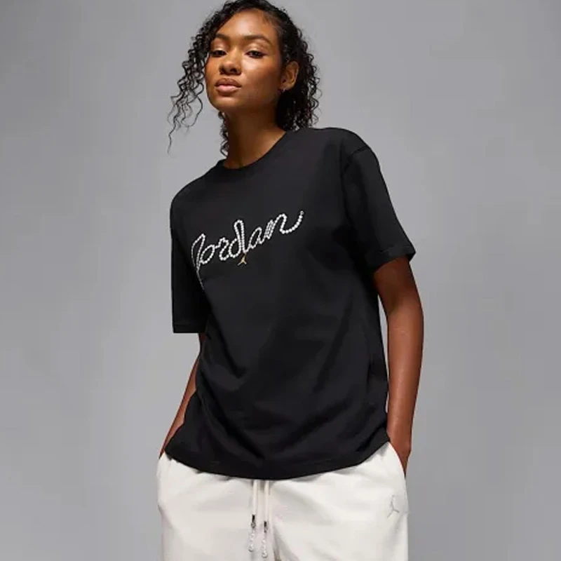 Дамска Тениска Nike W J BRK SS GF GFX TEE AJXI - HV0445-010 Дамска Тениска Nike W J BRK SS GF GFX TEE AJXI - HV0445-010