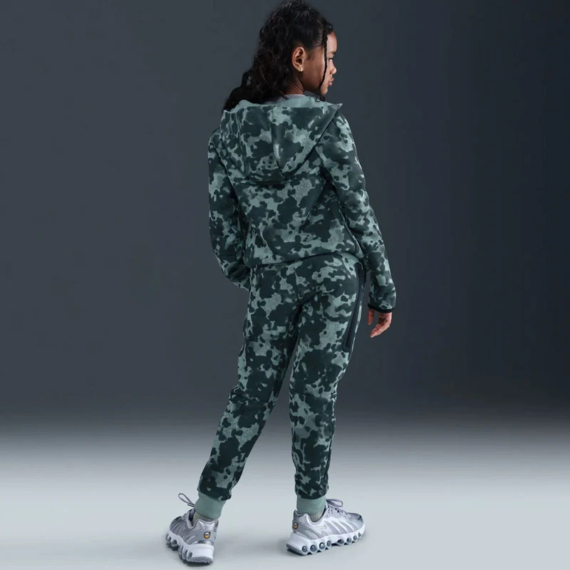 Детски Екип Nike B NSW TECH FLC FZ SSNL - PD - HQ8891-017 Детски Екип Nike B NSW TECH FLC FZ SSNL - PD - HQ8891-017