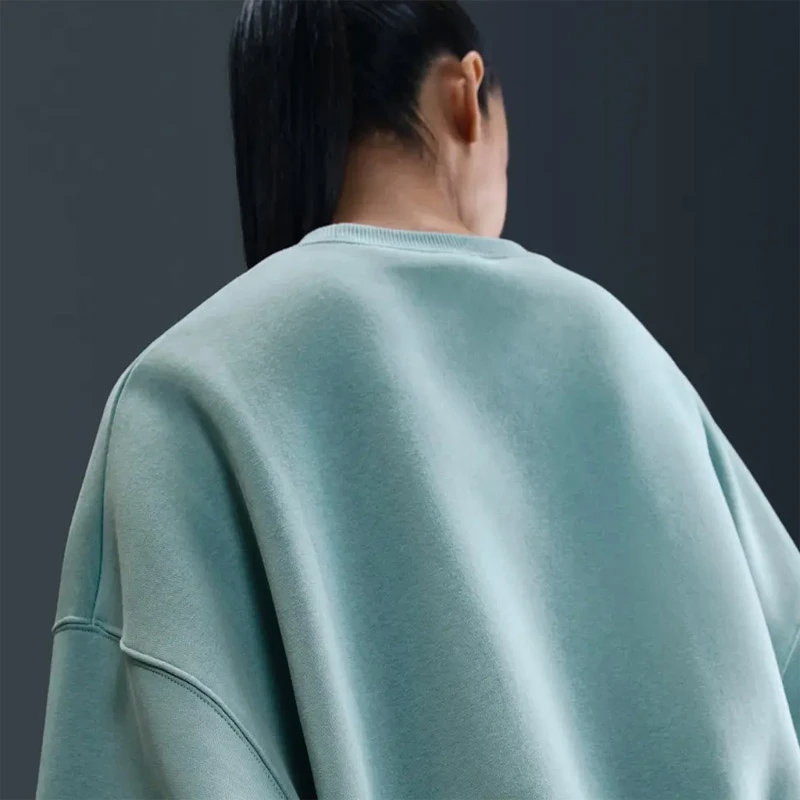 Дамска Блуза Nike W NSW PHNX FLC OOS CREW - DQ5761-017 Дамска Блуза Nike W NSW PHNX FLC OOS CREW - DQ5761-017