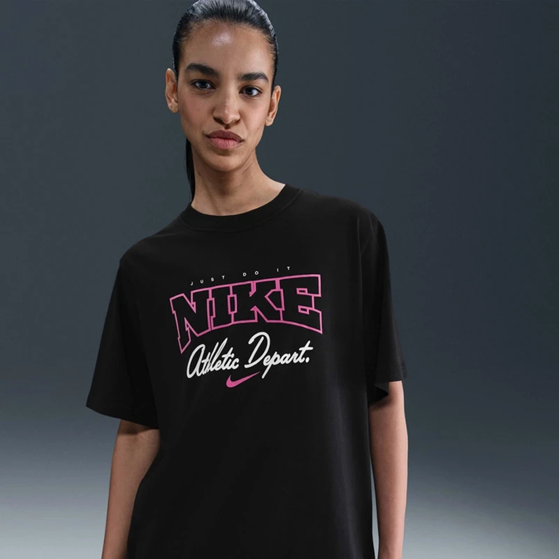 Дамска Тениска Nike W NSW SS TEE B2S OC - IF1180-010 Дамска Тениска Nike W NSW SS TEE B2S OC - IF1180-010