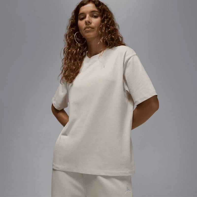 Дамска Тениска Nike W J BRK ESS SS GF TEE 23 - FN4500-104 Дамска Тениска Nike W J BRK ESS SS GF TEE 23 - FN4500-104