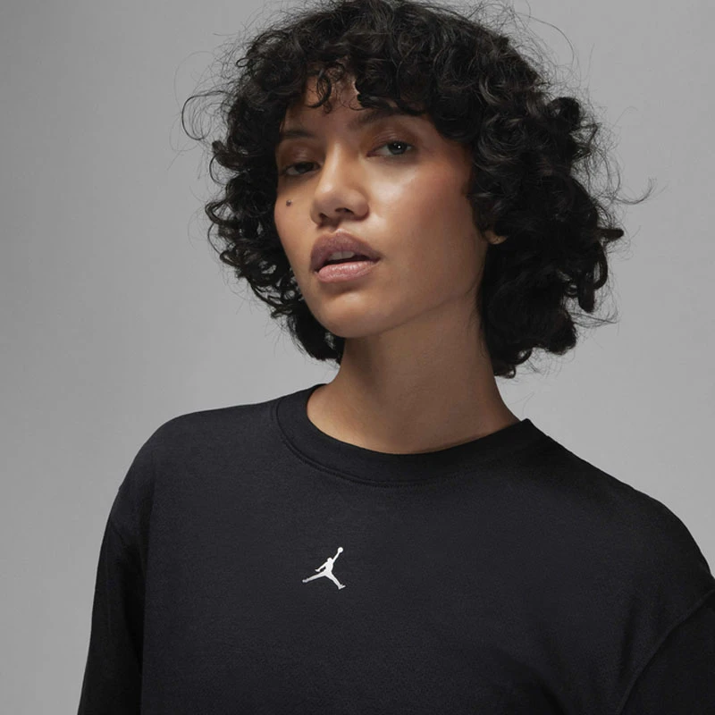 Дамска Тениска Nike W J SPT DIAMOND SS TOP - FN5116-010 Дамска Тениска Nike W J SPT DIAMOND SS TOP - FN5116-010