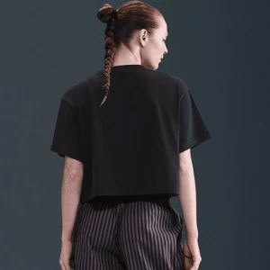 Дамска Тениска Nike W NSW CLUB SS CROP TEE CC - HV4947-010