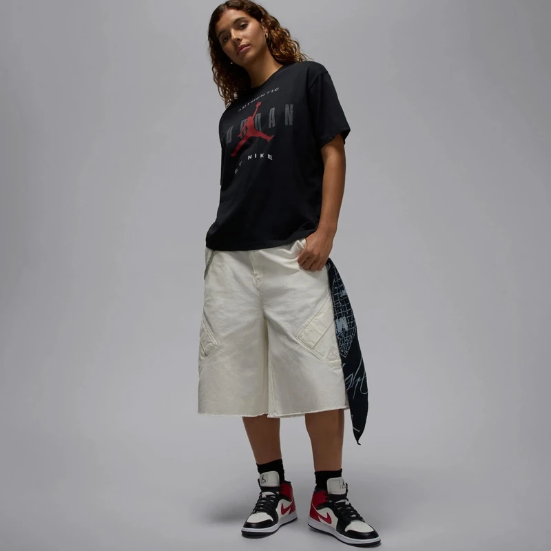 Дамска Тениска Nike W J FLT SS GF GFX HBR - IB9943-010 Дамска Тениска Nike W J FLT SS GF GFX HBR - IB9943-010