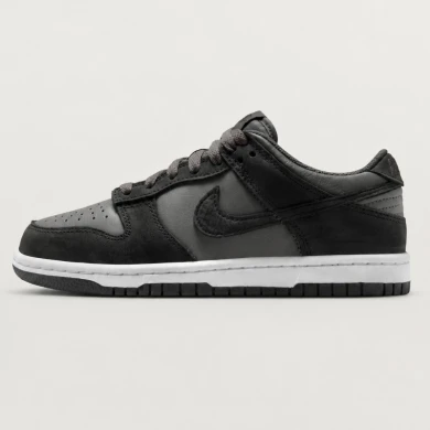 Обувки NIKE DUNK LOW SE (GS) - IO0319-200