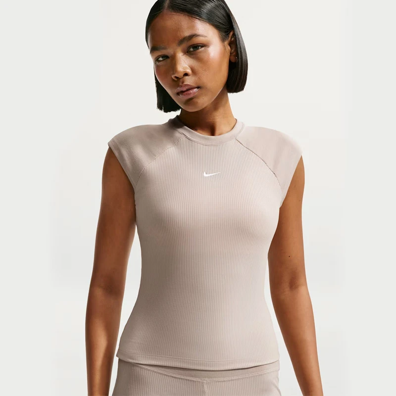 Дамска Тениска Nike W NSW CHILL KNIT RIB SS TOP - IF0242-236 Дамска Тениска Nike W NSW CHILL KNIT RIB SS TOP - IF0242-236