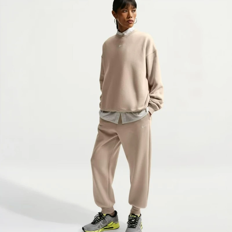 Дамско долнище Nike W NK STDO FLC MW HR OS CFF PNT - IM8074-236 Дамско долнище Nike W NK STDO FLC MW HR OS CFF PNT - IM8074-236