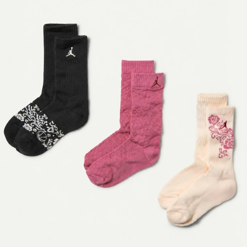 Детски чорапи Nike Jordan JHG FLORAL LACE 3PK CREW - GJ0875-W9R Детски чорапи Nike Jordan JHG FLORAL LACE 3PK CREW - GJ0875-W9R