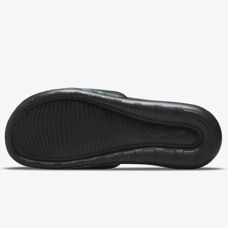 МЪЖКИ ЧЕХЛИ NIKE VICTORI ONE SLIDE PRINT МЪЖКИ ЧЕХЛИ NIKE VICTORI ONE SLIDE PRINT
