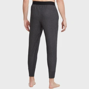 МЪЖКИ ЕКИП NIKE YOGA DRI-FIT RESTORE