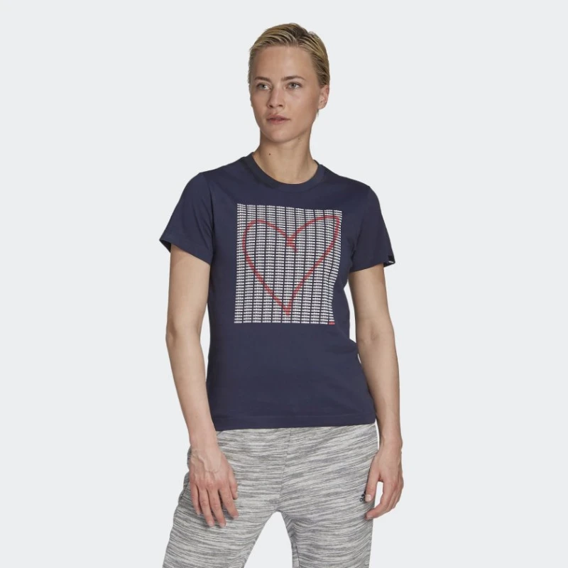 ДАМСКА ТЕНИСКА ADIDAS ADI HEART GRAPHIC ДАМСКА ТЕНИСКА ADIDAS ADI HEART GRAPHIC
